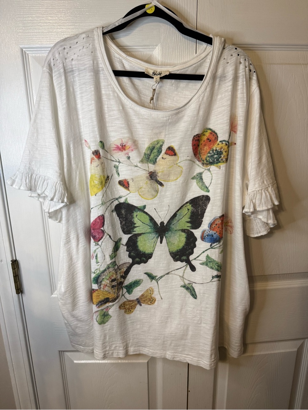 Blue Velvet White Short-Sleeve Butterfly Graphic Tee